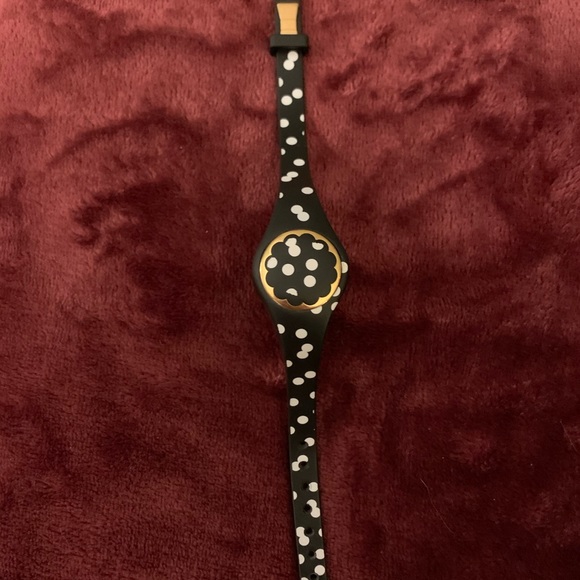Kate spade NewYork Scallop activity tracker - Picture 2 of 3